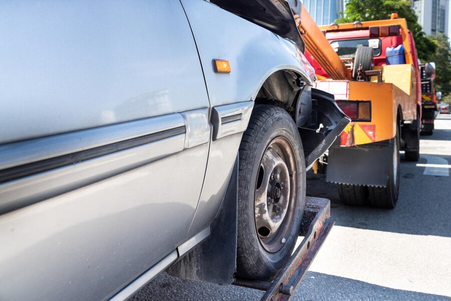 The Importance of Proper Vehicle Recovery: How Patriot Towing Handles Accident Situations